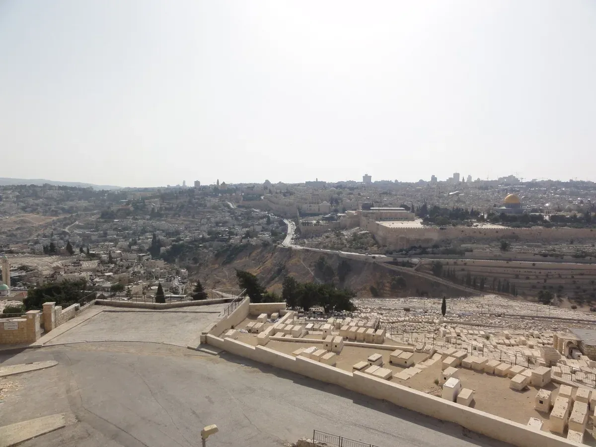 Mount of Olives viewpoint over the Old City of Jerusalem on a Jerusalem Old City tour