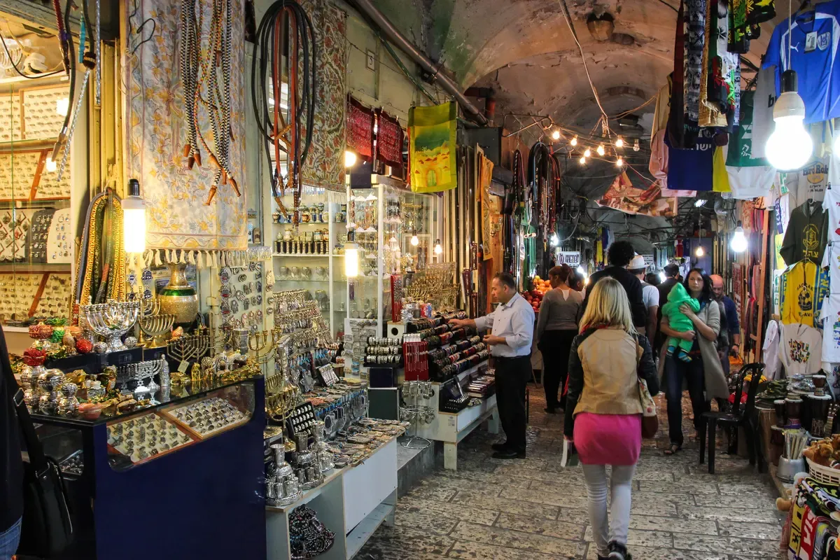 Market street in the Old City of Jerusalem on a walking Jerusalem Old City tour